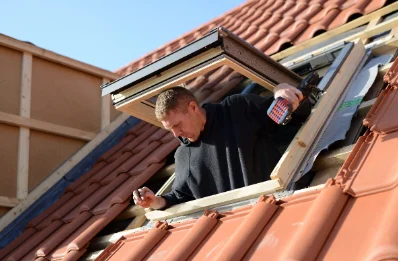Pose de fenêtres de toit Velux à Montrabé